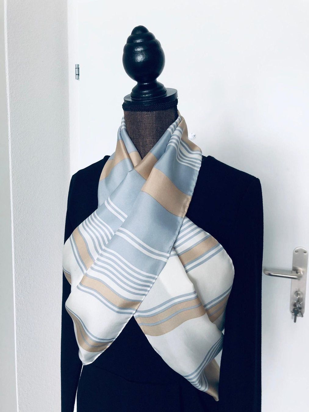 Foulard & Sciarpe: Wunderschöner Vintage Seide Foulard – Usato da Winkel venduto da Glamour4You 5