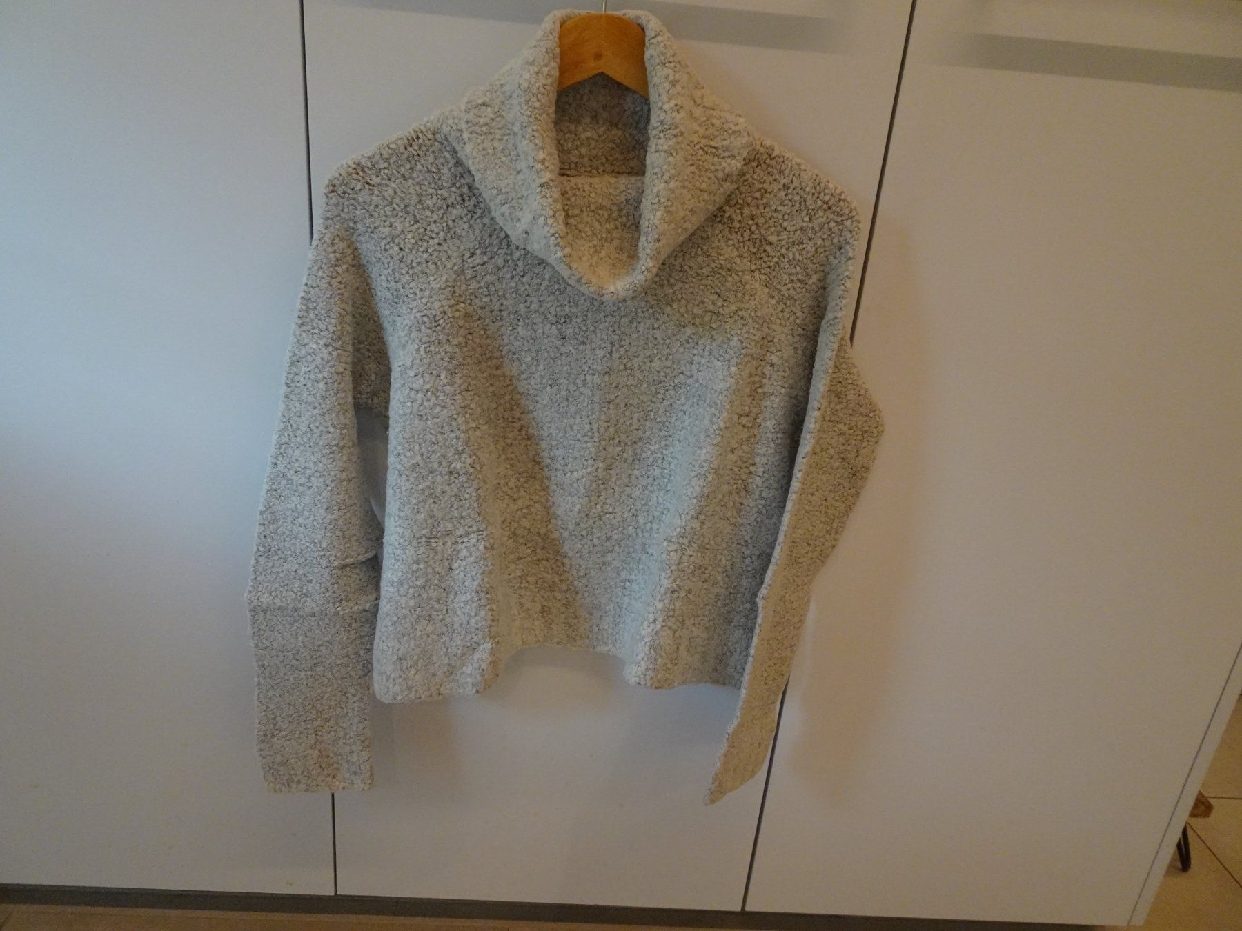 Maglioni & Felpe: Rollkragen Strickpulli hellgrau von Takko Gr. XS - 260219 – Usato da Küssnacht am Rigi venduto da Good4Deckeli