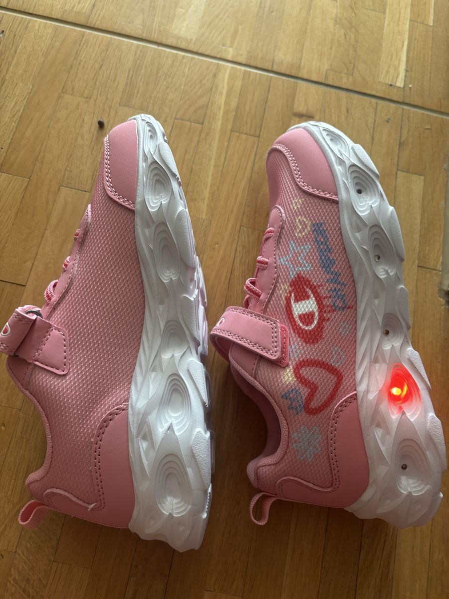 Scarpe per ragazze: Champions Kinderschuhe – Nuovo e nell'imballaggio originale da Zürich venduto da infoDSSWISS 1