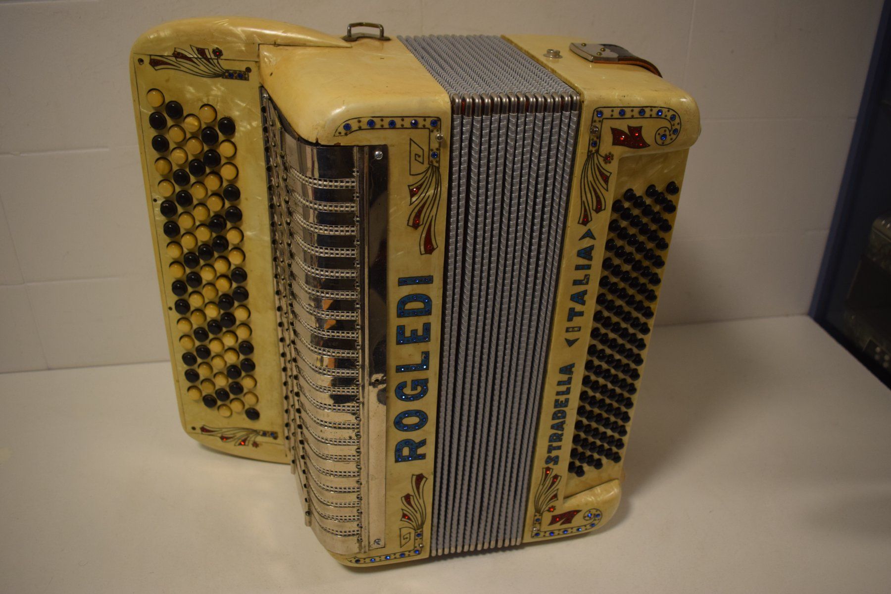 Strumenti musicali: Akkordeon Rogledi Stradella Italia – Usato da Zürich venduto da Brockito 5