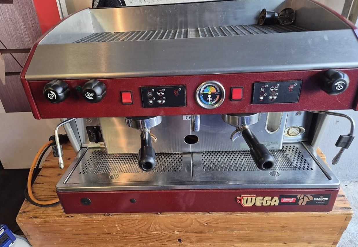 Wega Macchine per caffè & Macchine per espresso: Kaffemachine Wega Bologna – Difettoso da Dulliken venduto da Undercover
