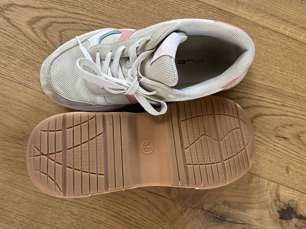 Scarpe per ragazze: Hallenschuhe Turnschuhe Gr. 36 – Usato da Luzern venduto da evalinda78 1