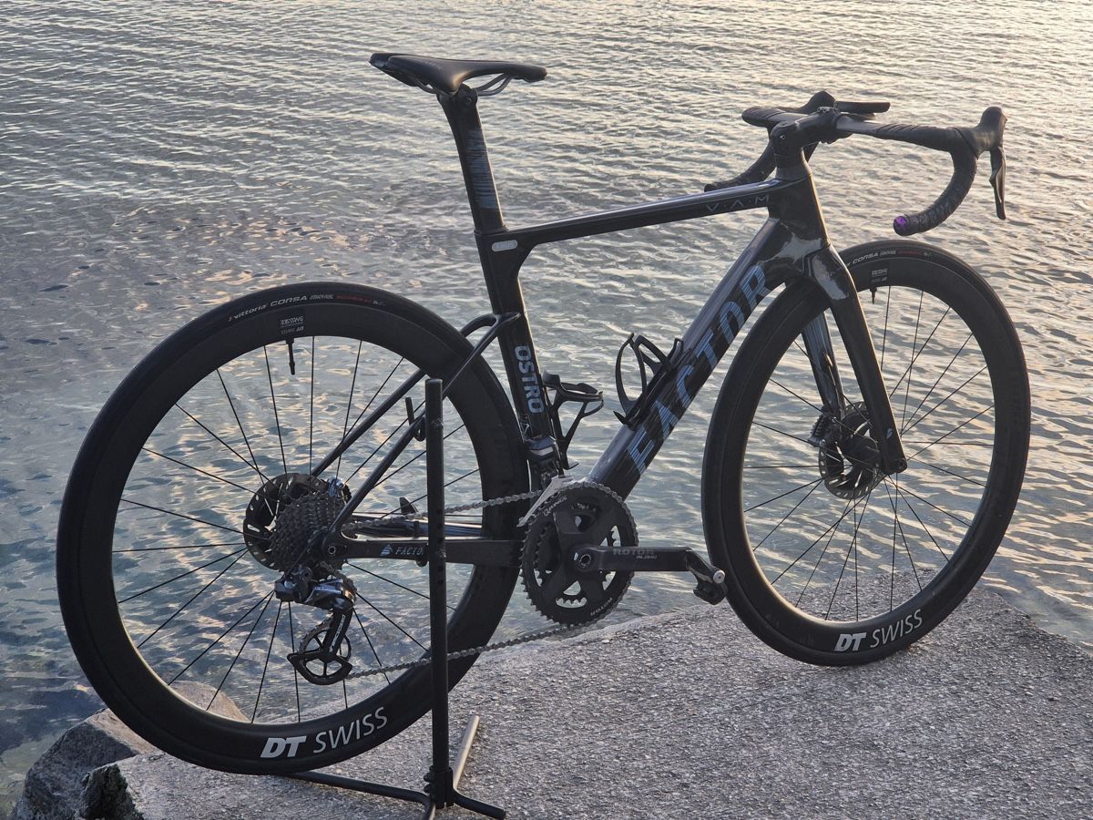 Factor Bikes Biciclette: Factor Ostro VAM taille 52 – Usato da Penthalaz venduto da YOYO183