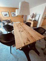 Massiv Holztisch inkl. 4 Stühlen