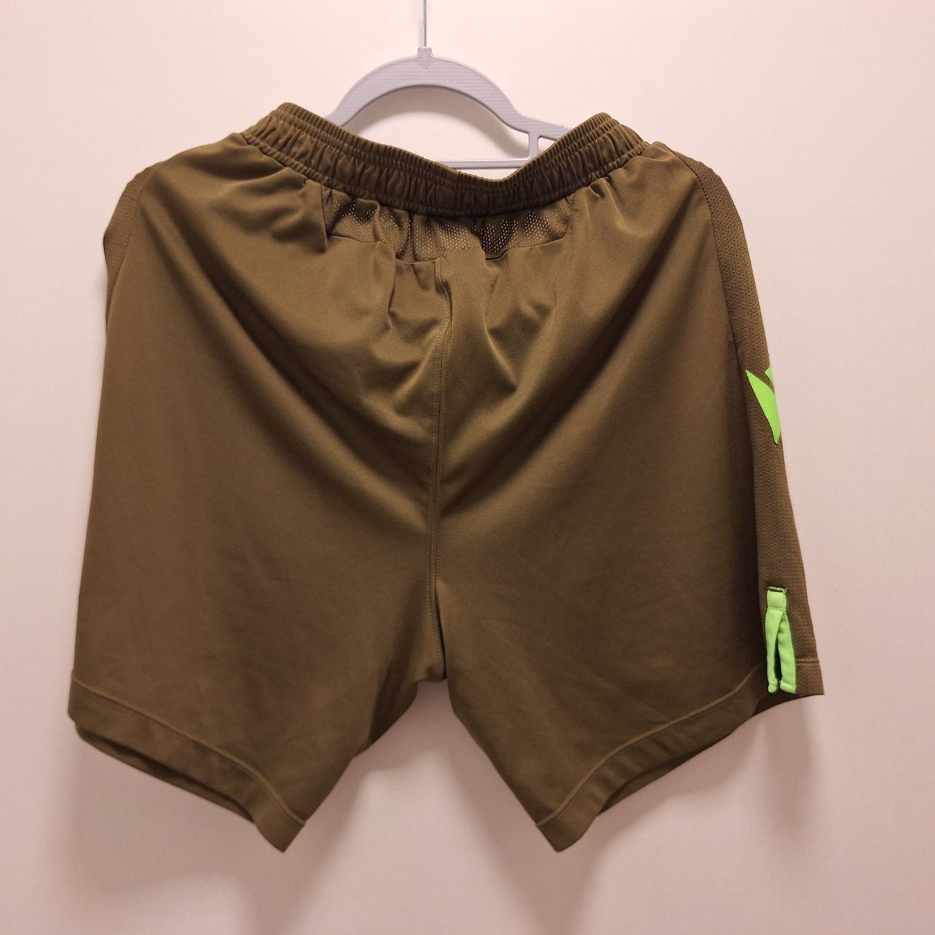 Canottiere & Pantaloni: Macron fc Thun shorts S – Usato da Bellinzona venduto da LA-ropa-de-Juan 1