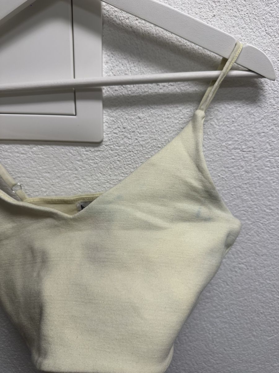 Tops: Sehr schönes, gelbes Top – D'occasion à Volketswil par hal_65hj