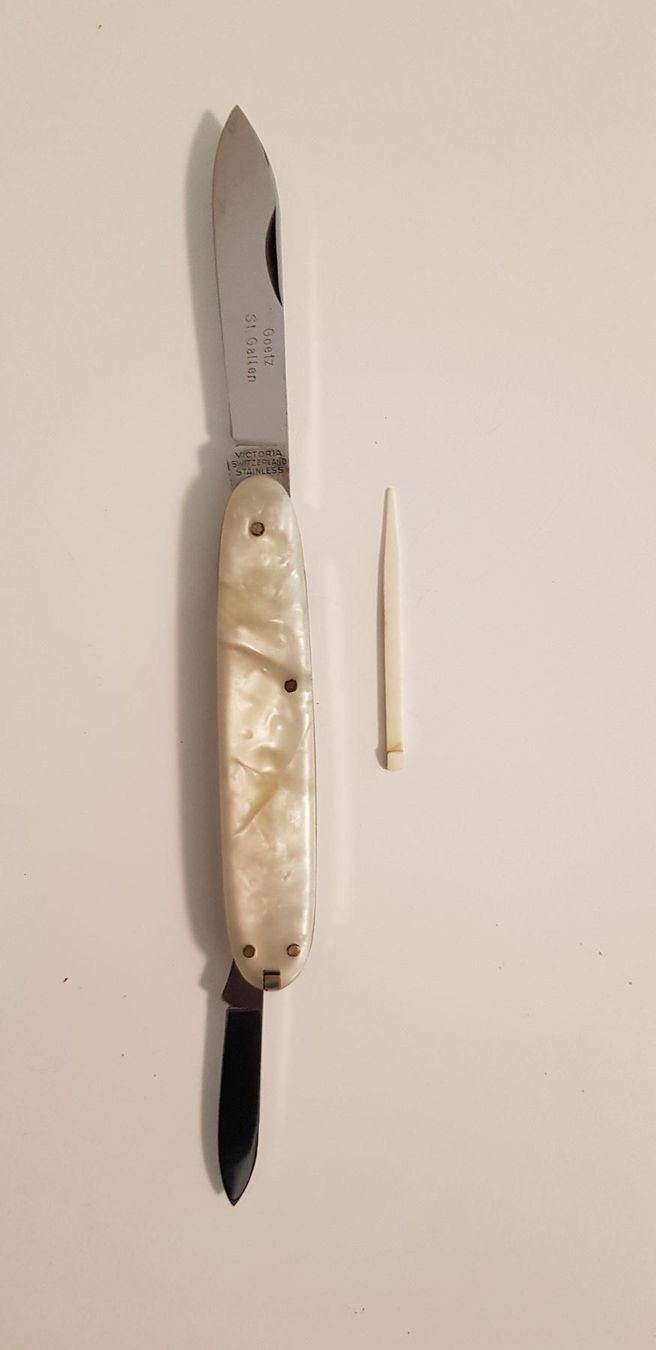 Militärmesser: Schweiz. Messer Victoria mit Logo – Neu (gemäss Beschreibung) aus Ardon von Momovs99