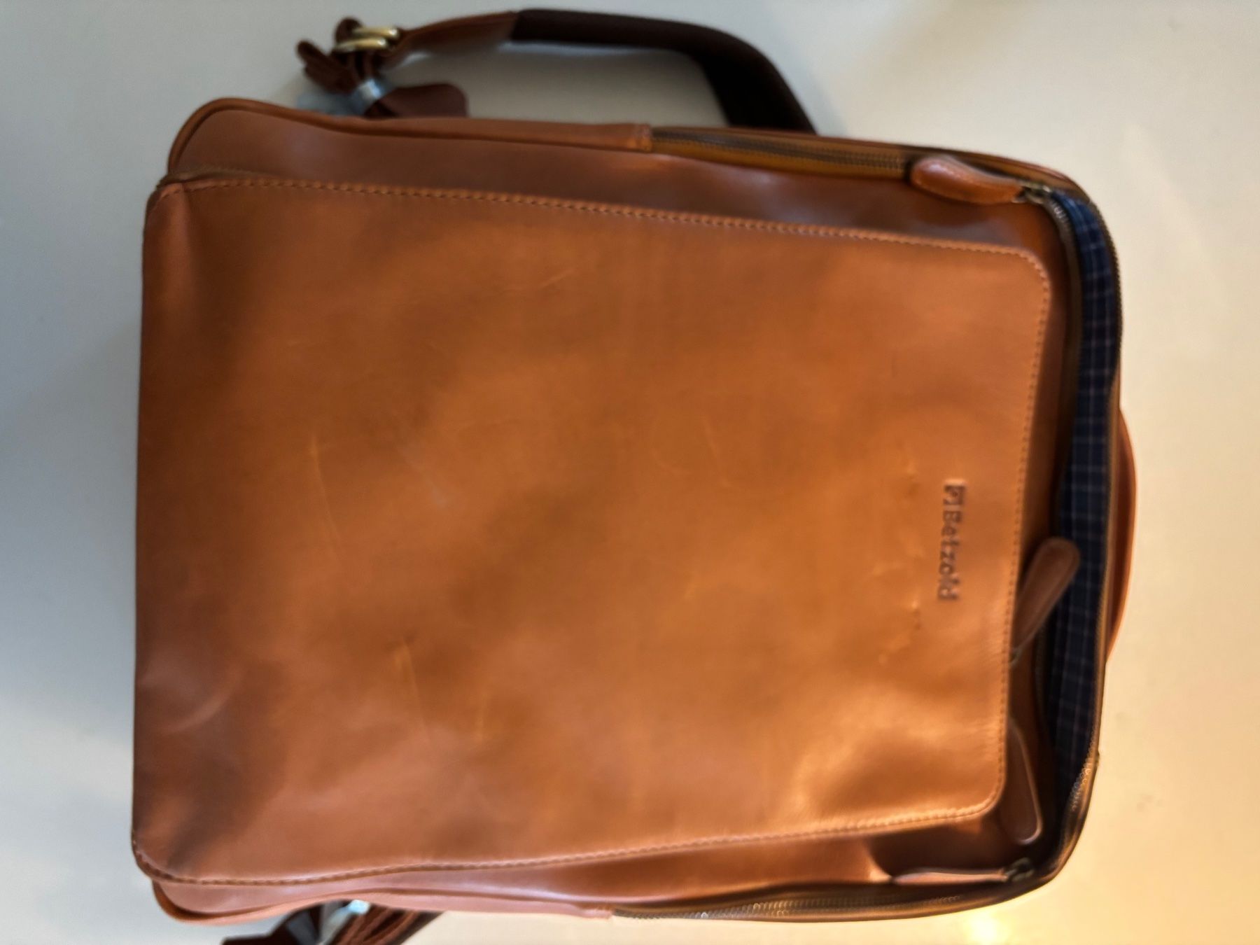 Zaini: Lederrucksack mit hilfreichen  Einteilungen – Usato da Zürich venduto da Ratten03 7