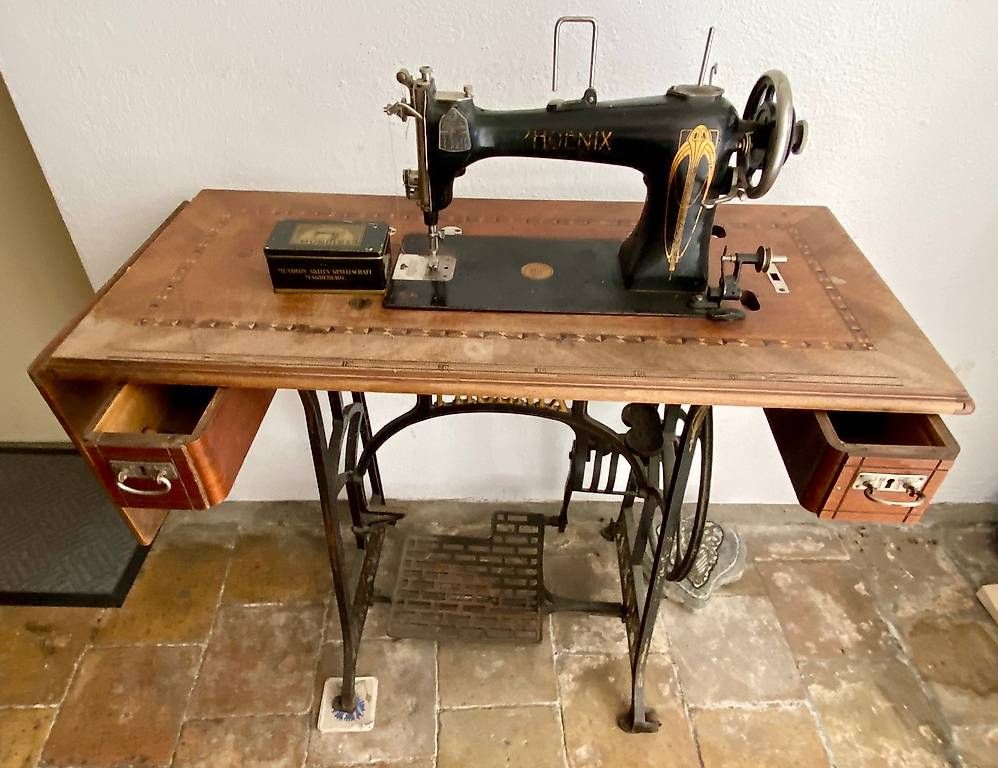 Nähmaschinen: Alte Phoenix Tretnähmaschine – Gebraucht aus Zollikon von LouisArmstrong 1