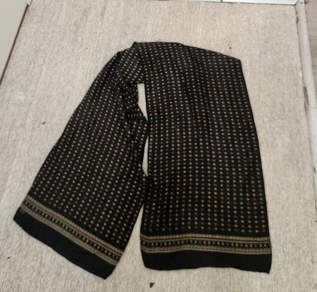 Foulard en soie noir avec pois et motif imprimé 100% soie