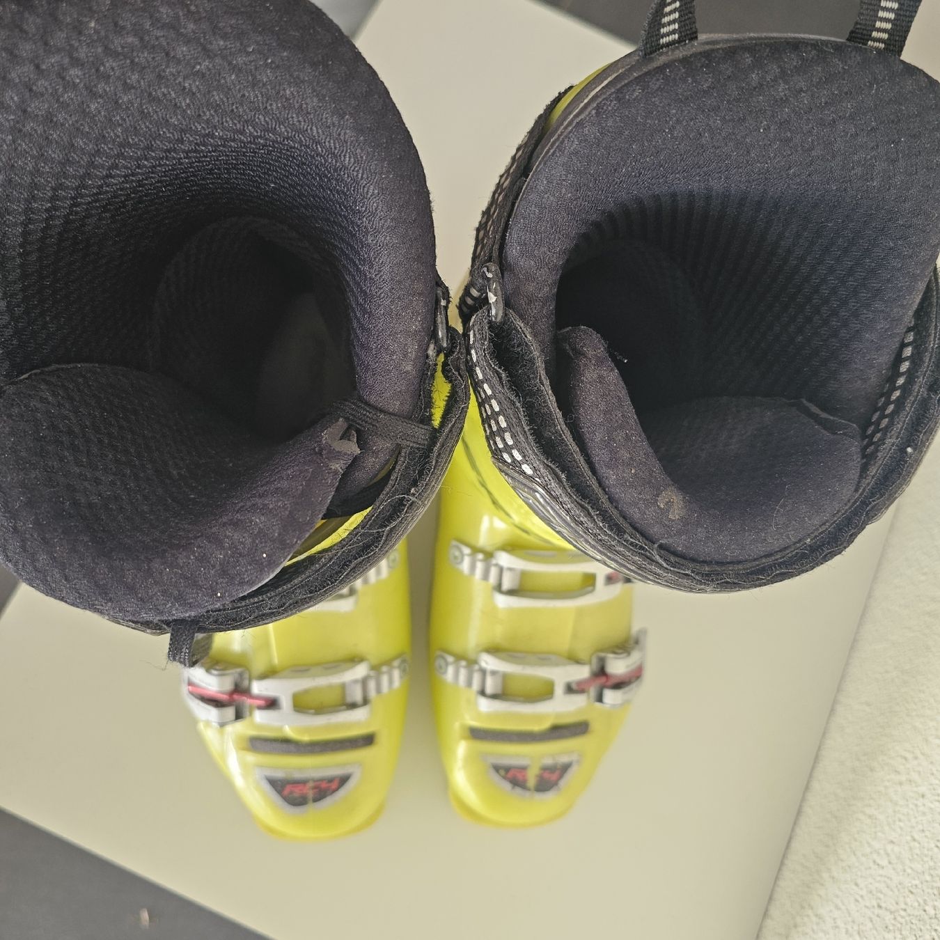 Fischer Scarpe da uomo: Fischer RC4 Curv 130 Ski Boots - Size 26.5 – Usato da Matten b. Interl venduto da Vanilla8 5