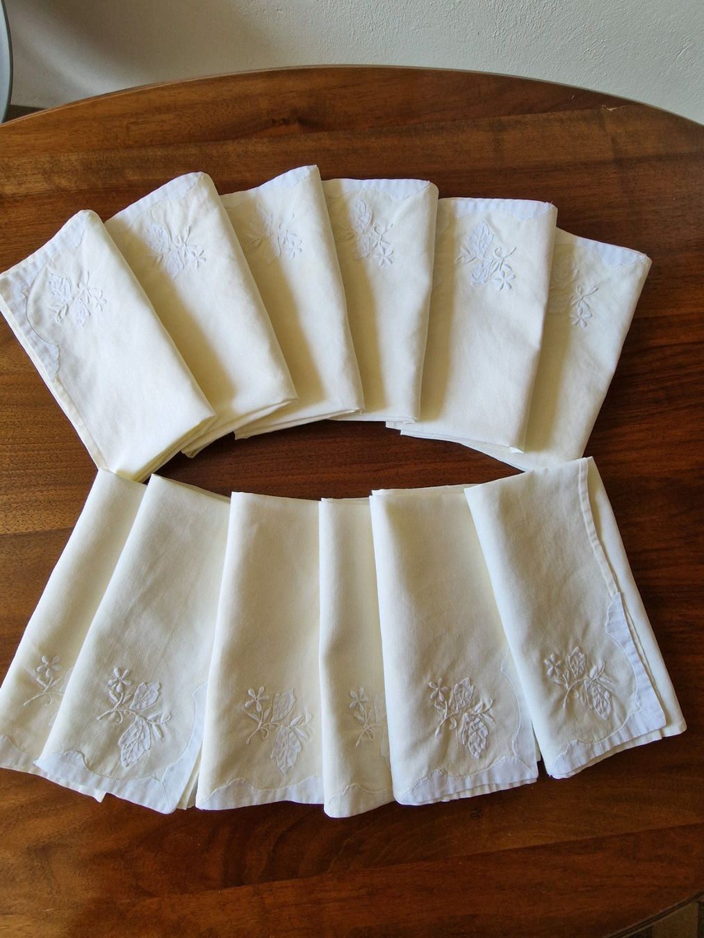 Altra biancheria da tavola: Tischdecke mit 12 Servietten / Oval – Usato da Bern venduto da Antikbatik 3