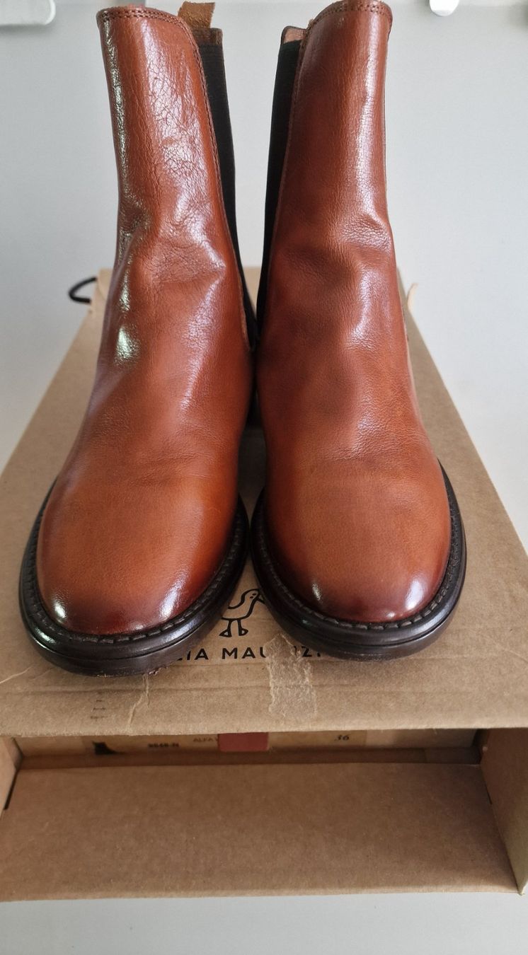 Scarpe da donna: Braune Lederstiefel, Grösse 36 Neu – Nuovo e nell'imballaggio originale da Oberuzwil venduto da aseinkaufswelt