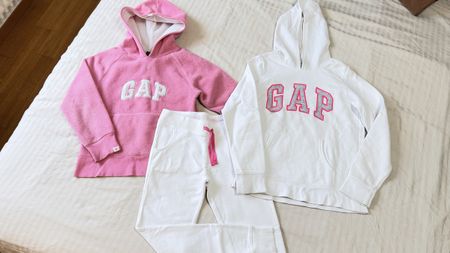 3er Set GAP Kleidung Gr. 140 (wie neu)