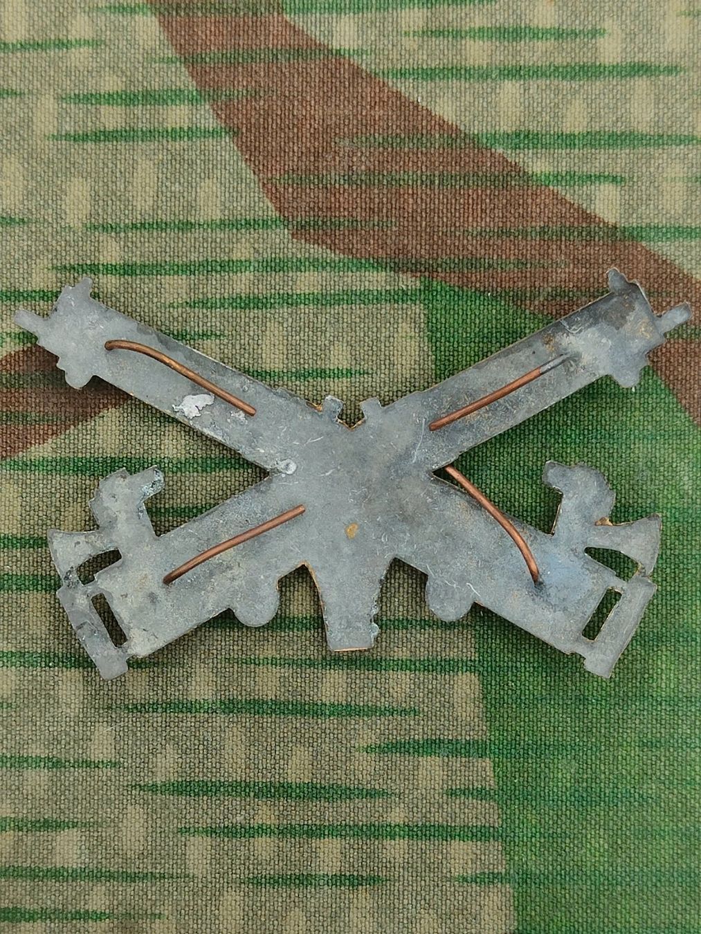 Schweizer Armee Uniformi: Waffengattungsabzeichen Ord. 1916, Mitrailleur – Usato da Bauma venduto da SwissMilitaria 1