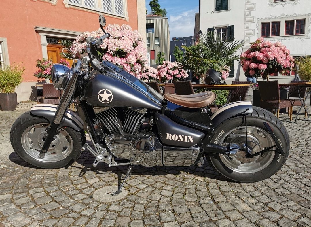 Suzuki Chopper: Suzuki Intruder 1500 Bobber – Usato da Hombrechtikon venduto da Chrislee1 1