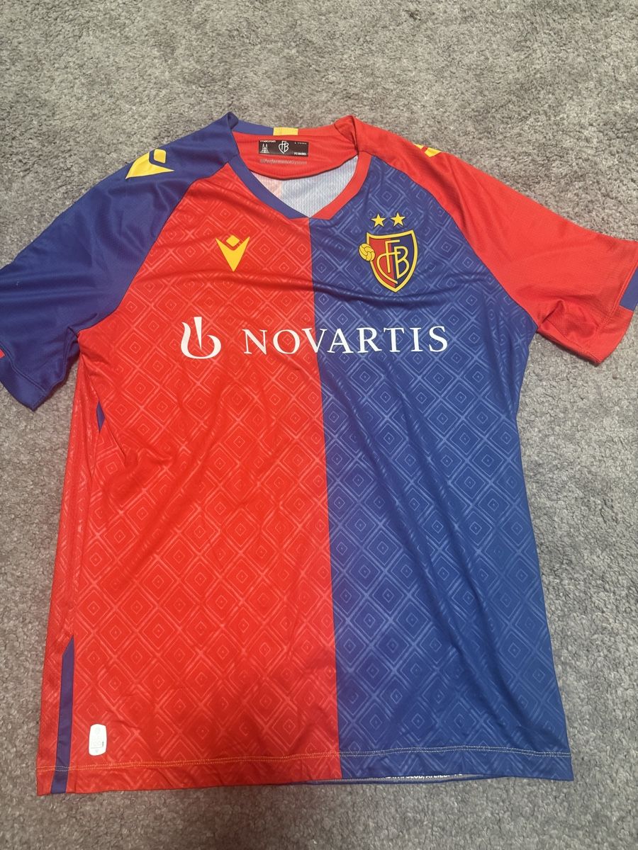 FC Basel Canottiere & Pantaloni: FC BASEL TRIKOT 22/23 GR.L XHAKA – Usato da Zollikofen venduto da zenay57