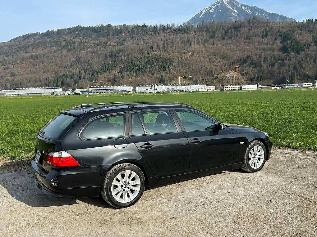 Automobili: BMW 525i Touring – Usato da Alpnach Dorf venduto da inf_56t7 2