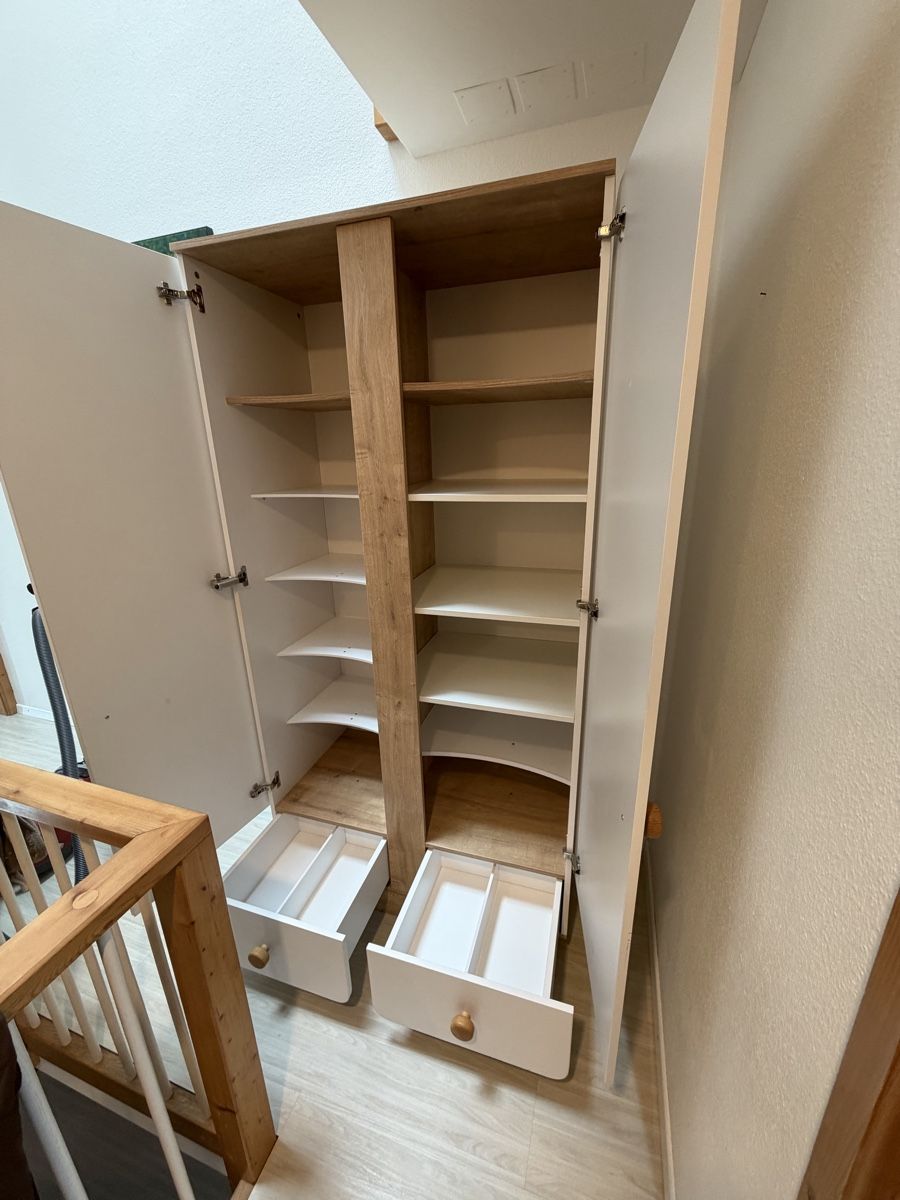 Armoires: Kinderkleiderschrank – D'occasion à Buchrain par Wheels92 2