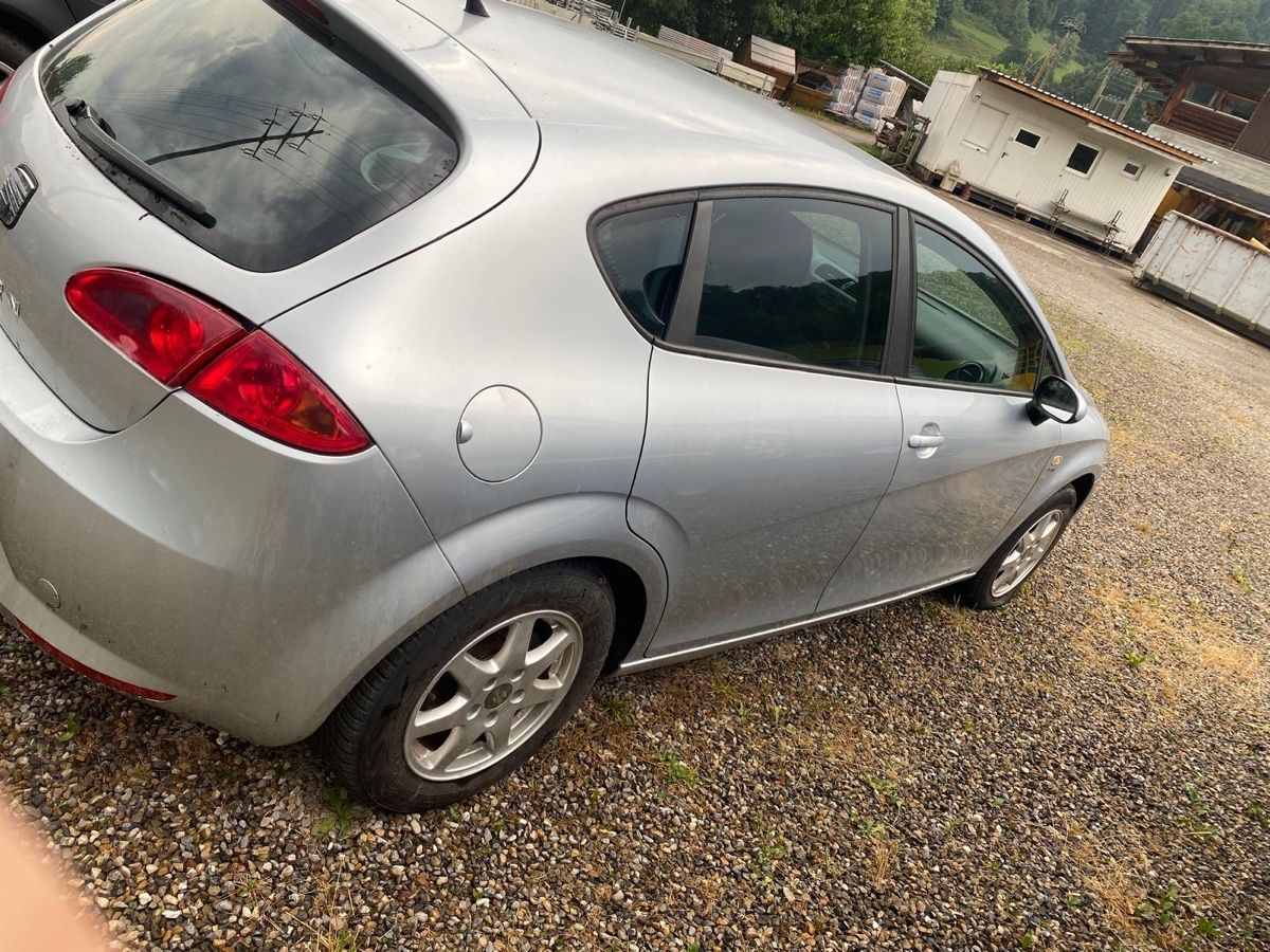 Seat Autos: Seat Leon 2.0 FSI Grau – D'occasion à Wila par aut_x7dr 3