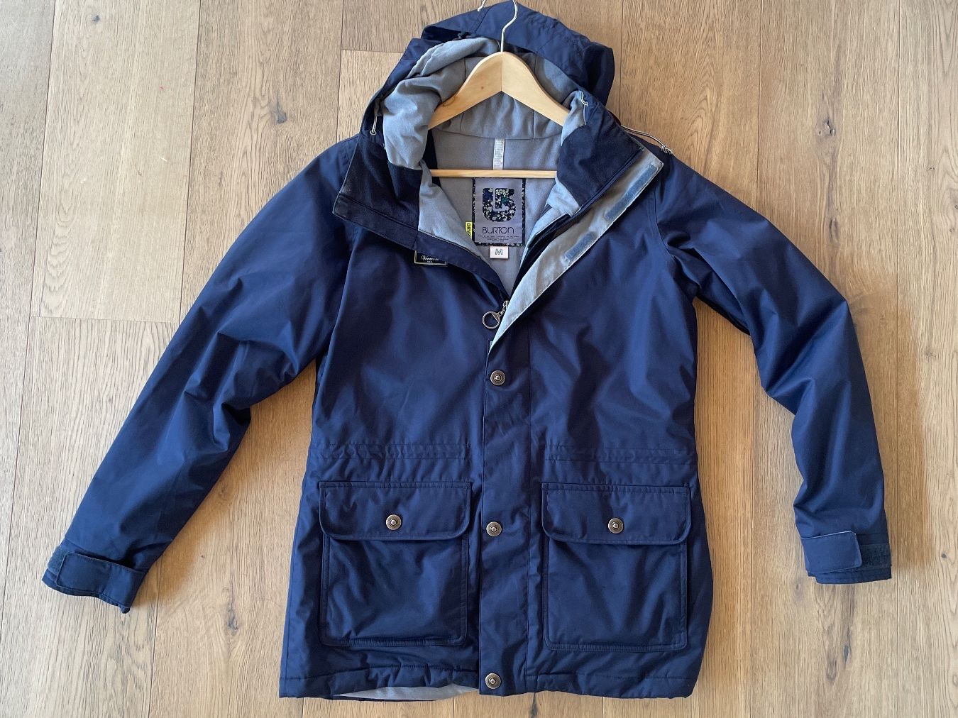 Burton Jacken: Burton Winterjacke Grösse M – Gebraucht aus Wetzikon ZH von Nadineson
