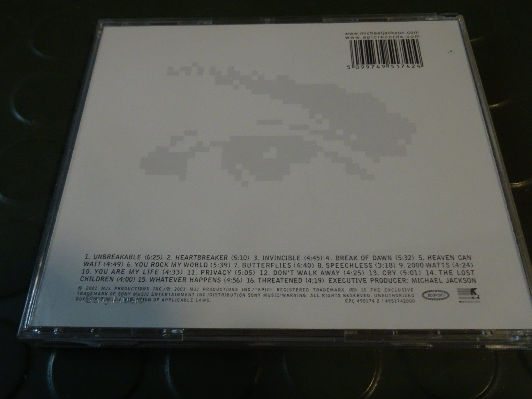 CD: Michael Jackson Invincible CD – Usato da Olten venduto da Disc-Ausverkauf 1