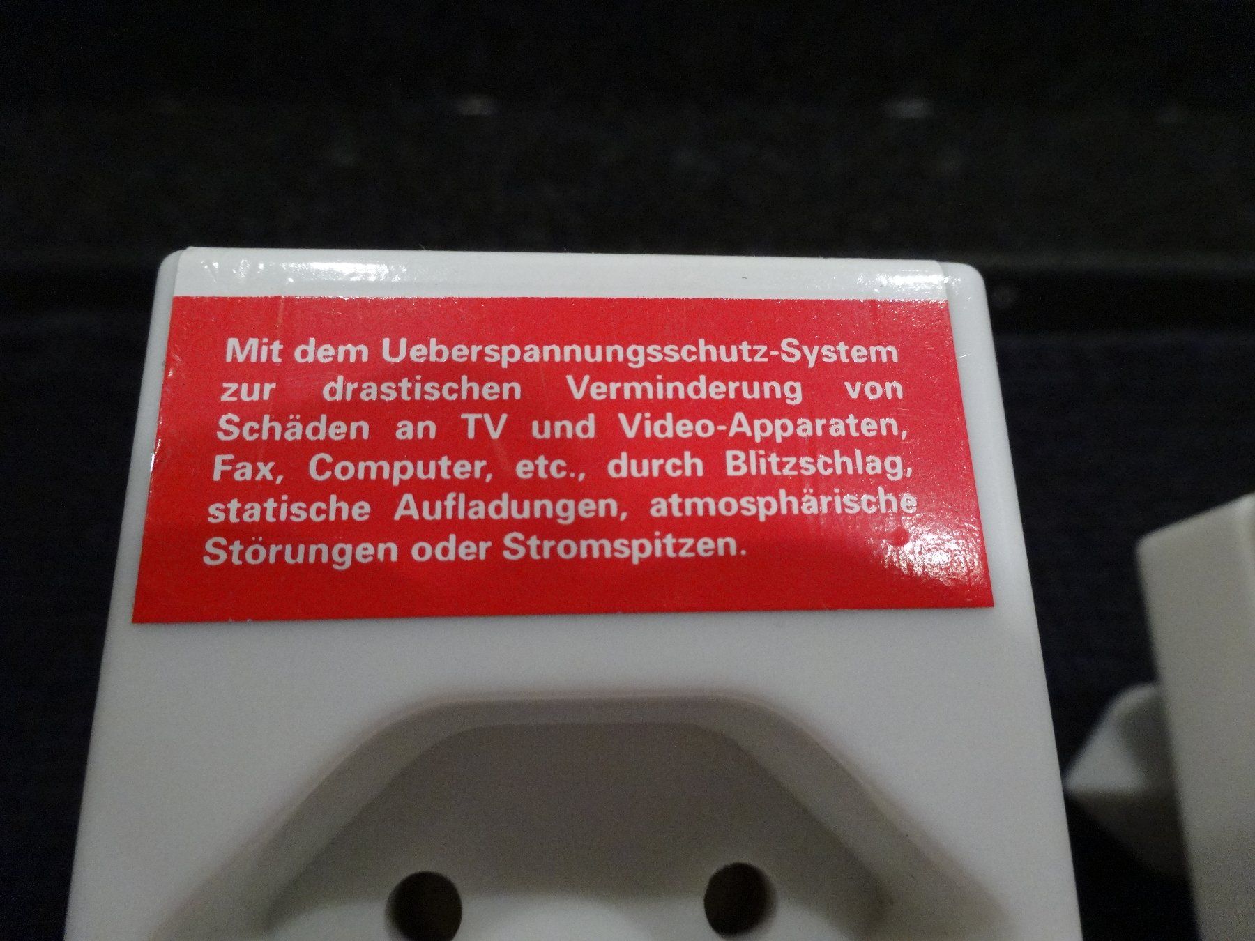 Alimentazione elettrica: 3 Allzweckstecker weiss drehbar 4 Eingänge – Usato da Neerach venduto da jenny062 2