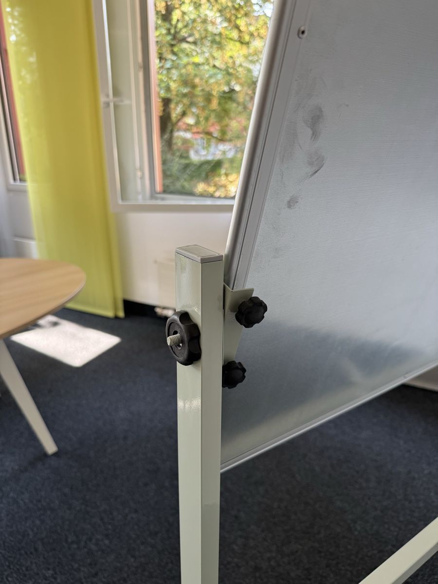 Lavagne: Whiteboard auf Rollen - magnetisch, höhenverstellbar – Usato da Zürich venduto da Egsakt 3