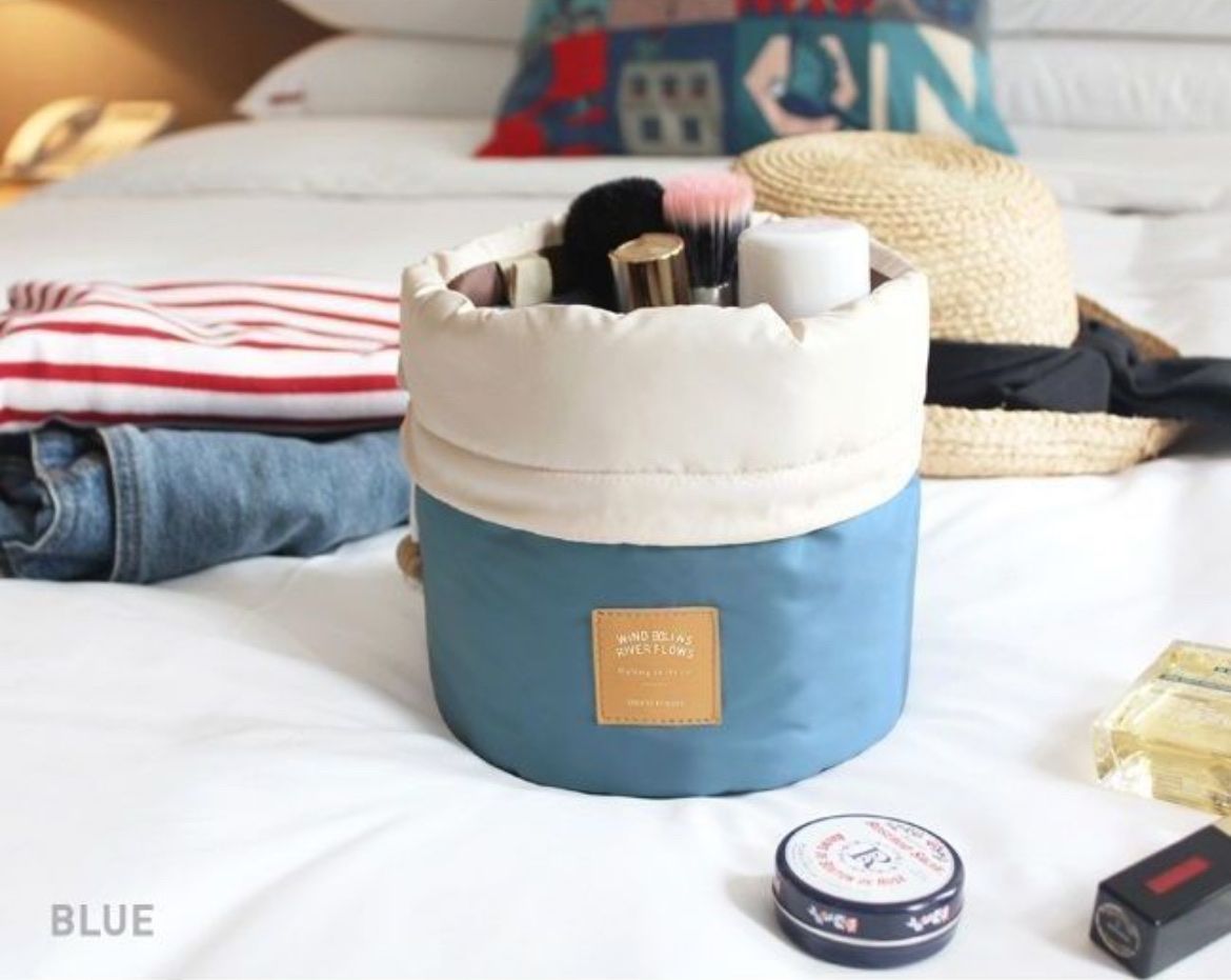 Kosmetikkoffer: Reise Kosmetiktasche in Blau - Evorest Bag – Gebraucht aus Rheineck von cha_p9qy 9