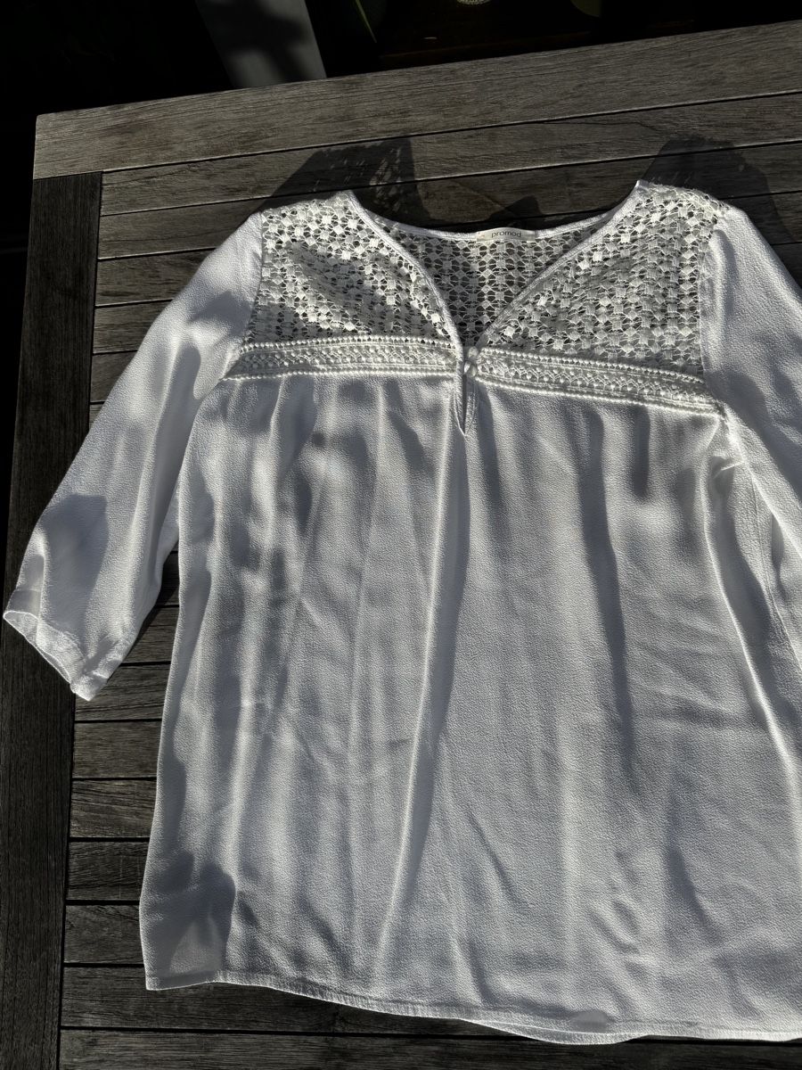 Blusen: Chemise et pull mi saison blanc  – Gebraucht aus Genève von Thelimitedshop 3