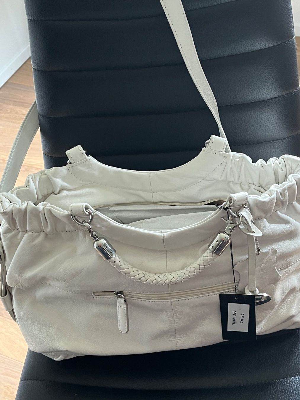 Borse da donna: Handtasche /// Leder /// off White – Nuovo (secondo la descrizione) da Brittnau venduto da Zofigerin