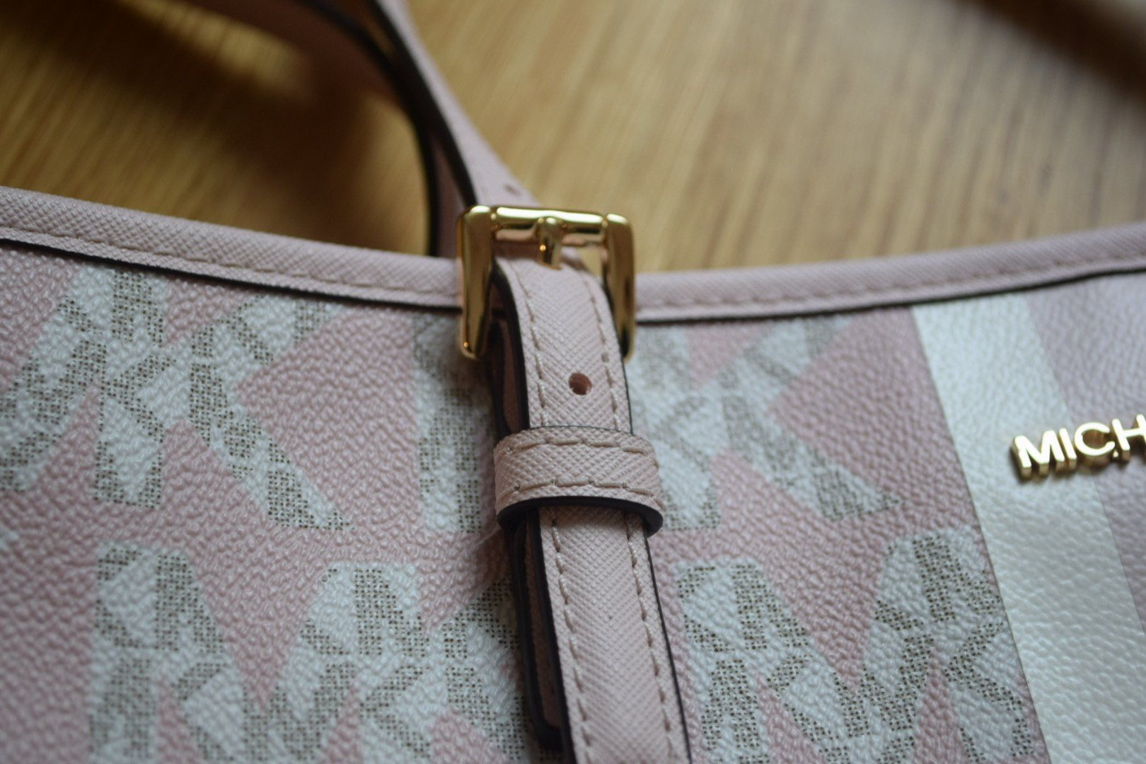 Michael Kors Borse da donna: Michael Kors Tasche Rosa/Weiss – Usato da St. Gallen venduto da Lena_T 2