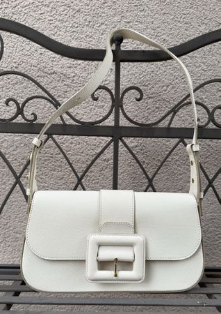 BALLY TASCHE