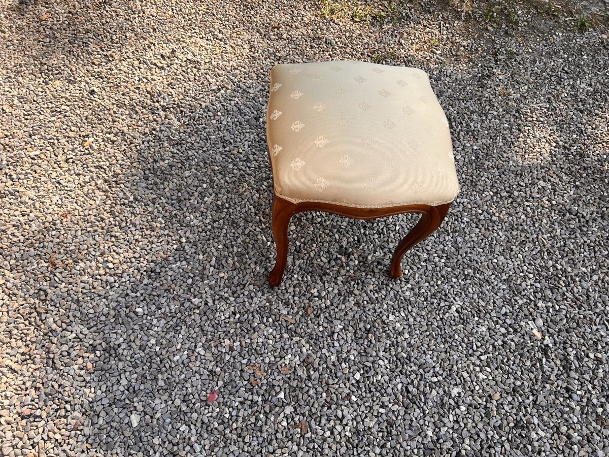 Tabourets: Schöne  Hocker (5) – D'occasion à Glattfelden par maa_qcj8
