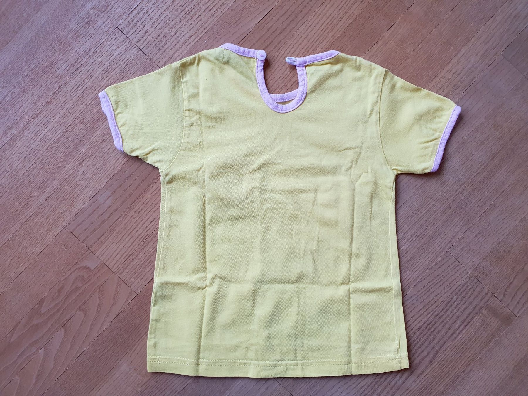 Blusen, T-Shirts & Tops: T-Shirt der Grösse 86 – Gebraucht aus Wald ZH von andy_ch01 1