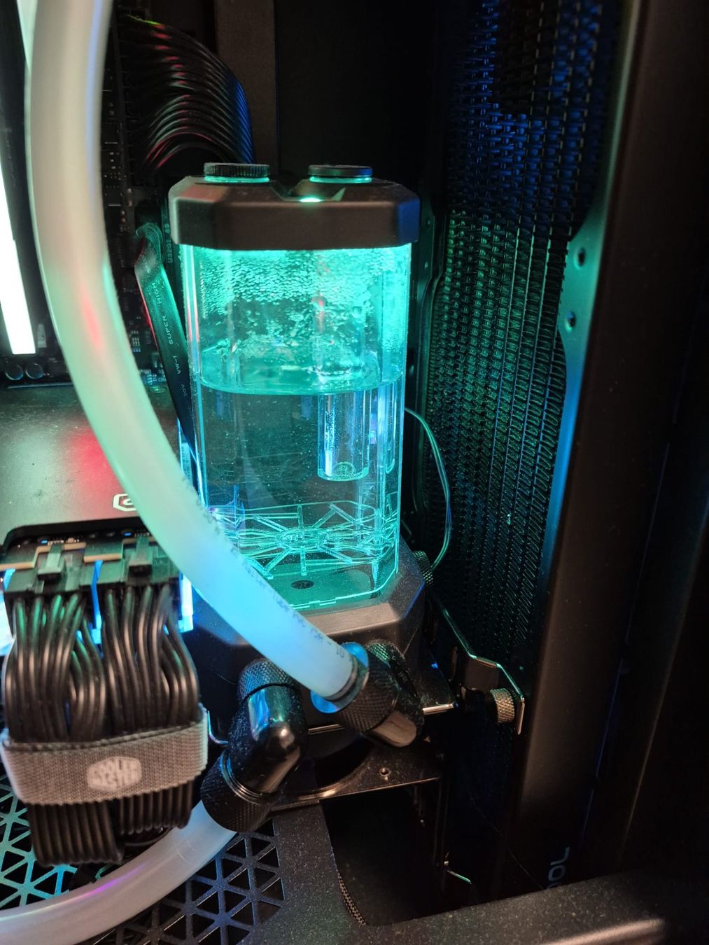 PC: Custom Gaming PC mit custom Wasserkühlsystem für CPU und GPU – Usato da Bischofszell venduto da chaefer135740 7