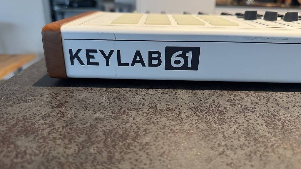 Musikinstrumente: Arturia KeyLab 61 MIDI-Controller – Gebraucht aus Ennetbürgen von Pathaus 3