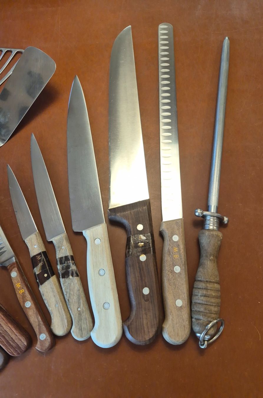 Victorinox Küchenmesser: Messer Set Victorinox – Gebraucht aus Küssnacht am Rigi von Hannibal06 2
