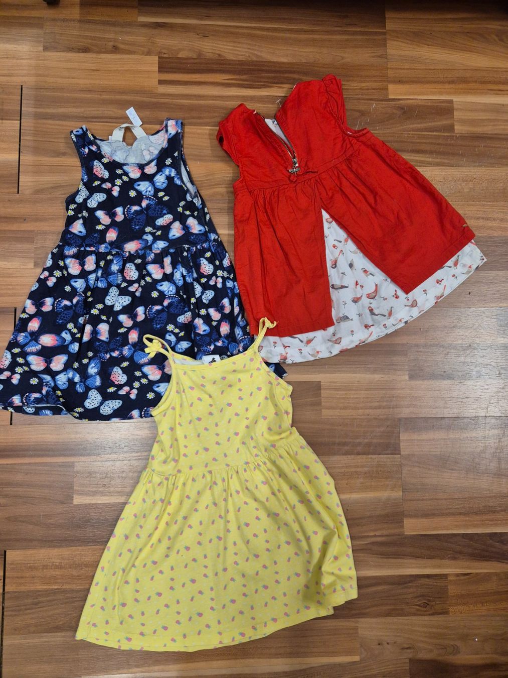 Lotti & Set di vestiti: Sommerkleider Set, Gr. 98, Mädchen, B22 – Usato da Schwarzenburg venduto da Flamingo07