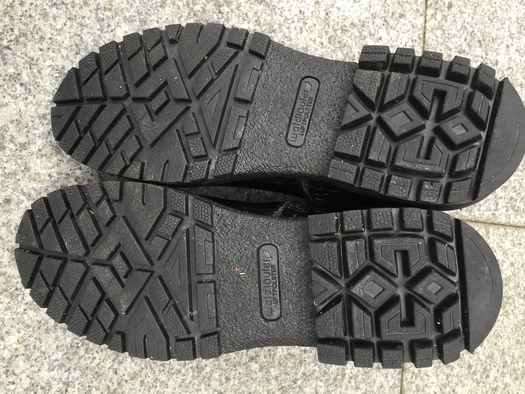 Scarpe da donna: Winterstiefel Damen Grösse 39 – Usato da Bassersdorf venduto da Herrenweg 3