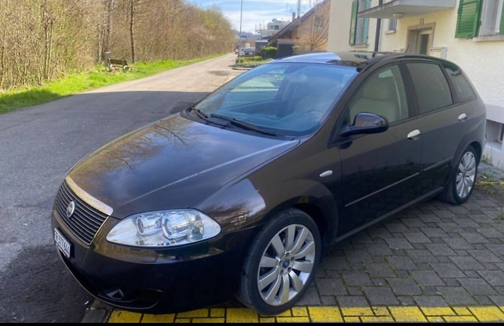 Automobili: Fiat Croma 2,4lit  – Usato da Montreux venduto da exc_pyz2 1