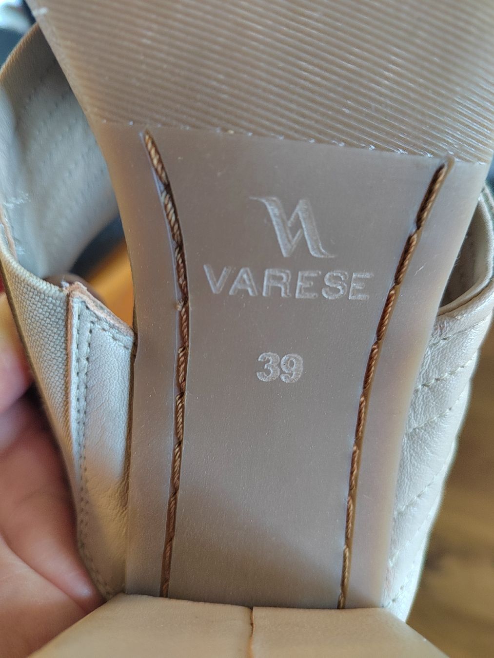 Scarpe da donna: echtes Leder in hellem Beige – Usato da Hinwil venduto da Fabiou 3