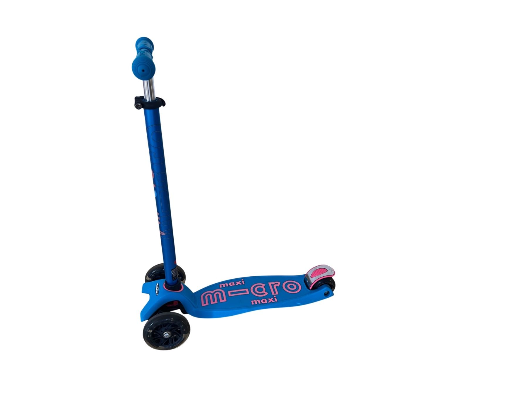 Micro Kickboard: Kickboard MICRO Maxi Scooter Deluxe in blau mit LED – Usato da Zuckenriet venduto da AllerleiZuVerkaufen 1