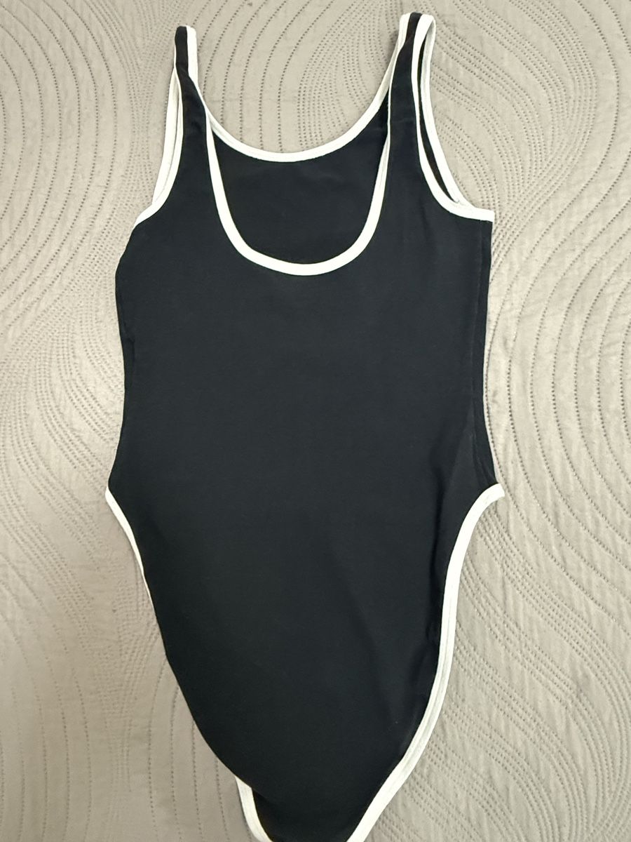 Converse Top: Body Converse  – Nuovo (secondo la descrizione) da Cadenazzo venduto da Marika98e 1