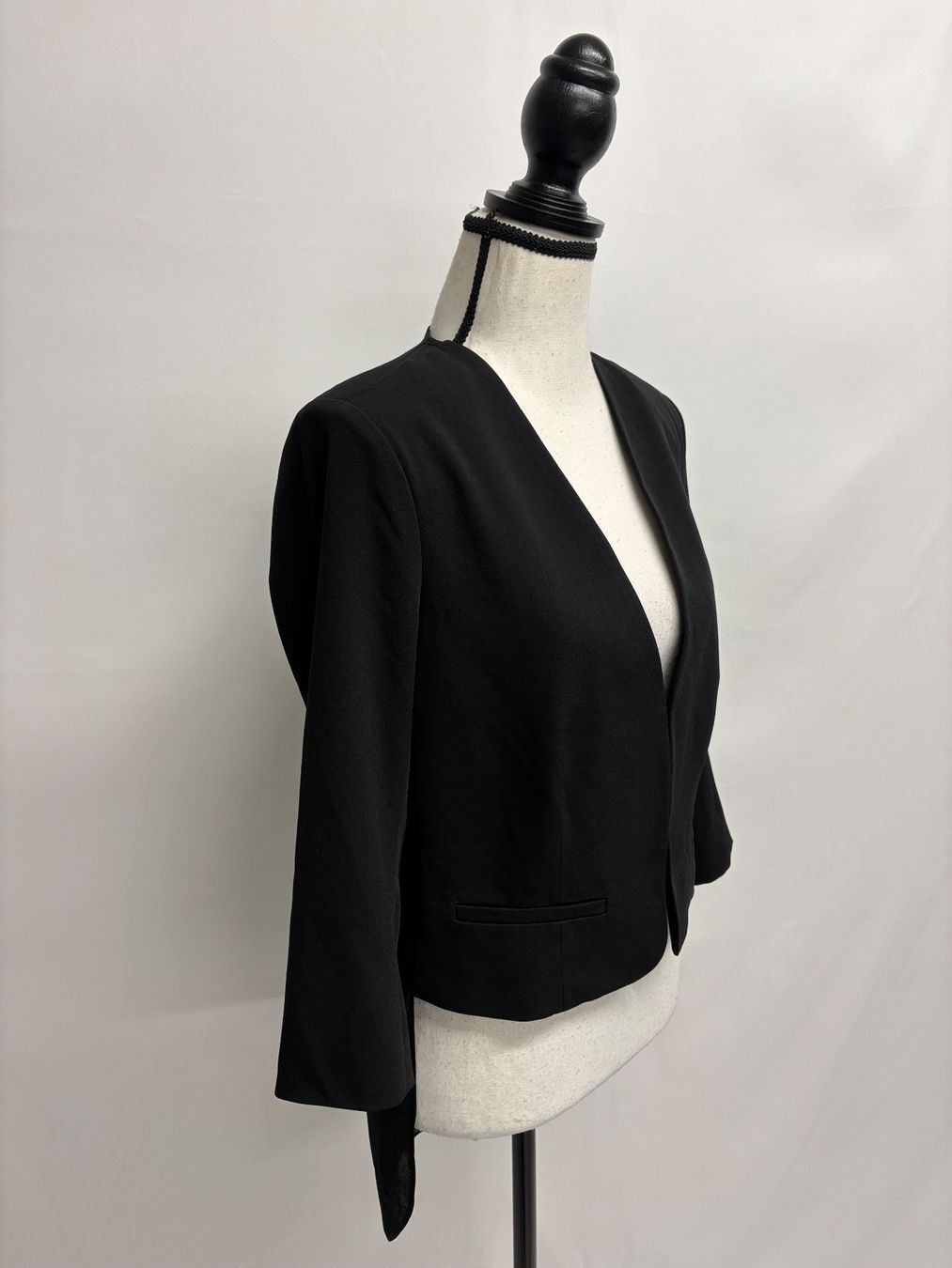 Guess Giacche: Guess Schwarzer Blazer kurz 36 transparent – Nuovo (secondo la descrizione) da Regensdorf venduto da secondchancefashion 1