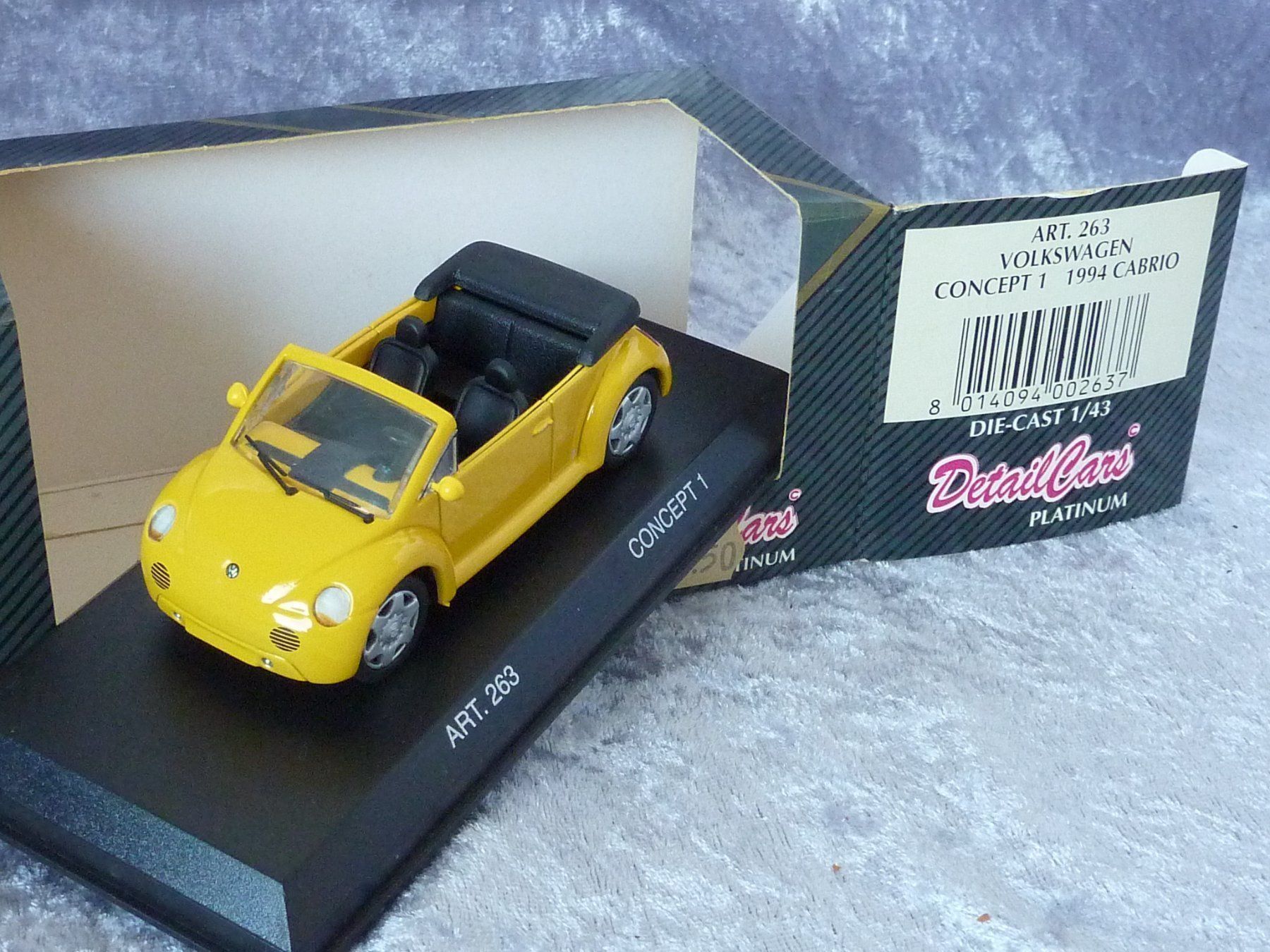 Volkswagen Modellini d'auto: VW Beetle Concept Cabrio 1994  1:43 – Nuovo e nell'imballaggio originale da Dürrenäsch venduto da modellautos4you