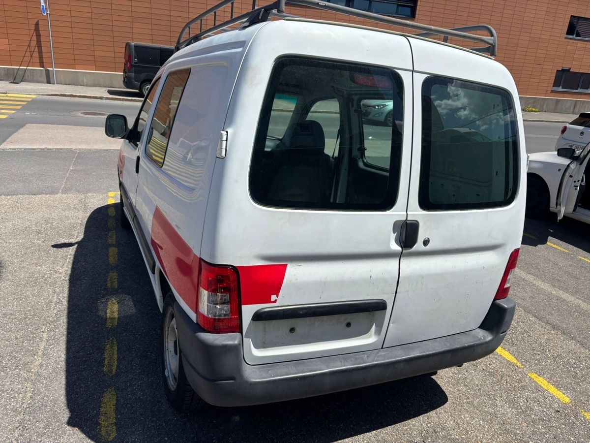 Peugeot Veicoli commerciali: Peugeot partner – Usato da La Chaux-de-Fonds venduto da Transportchezmax 1
