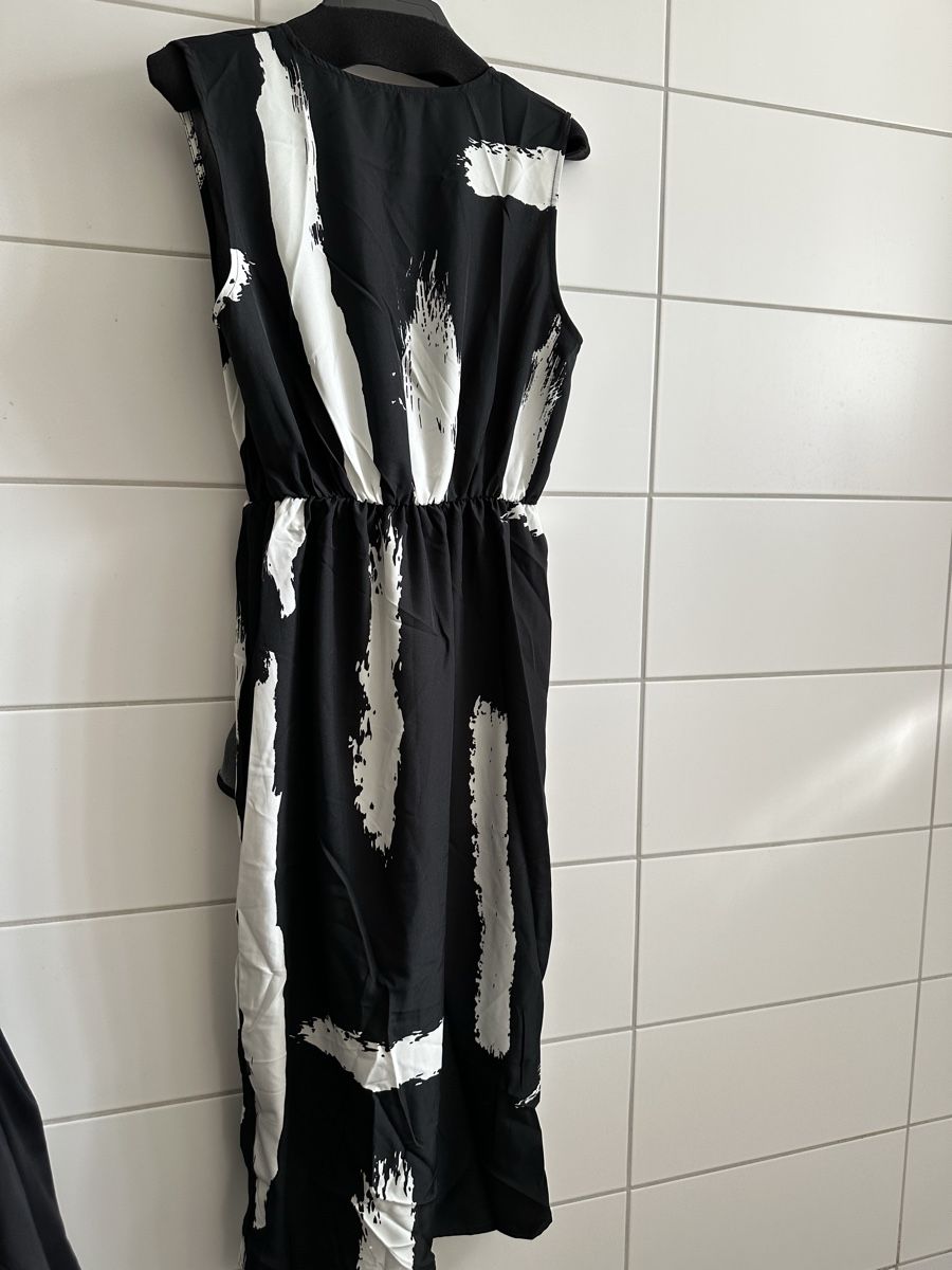 Vestiti: Damen Wunderschöne Kleid Grösse/M – Nuovo (secondo la descrizione) da Basel venduto da Ivana_4 1