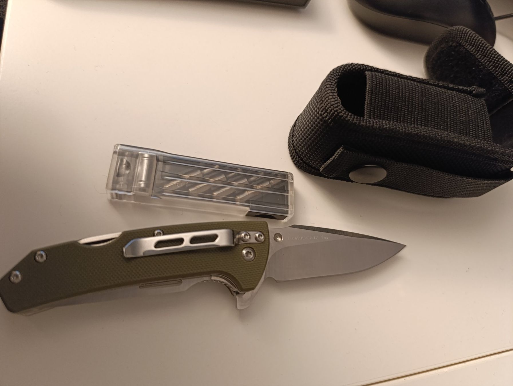 Couteaux de poche: Folding knife multitool with screwdriver, saw, belpouch NEW! – Neuf avec emballage d'origine à Mendrisio par Redmana 1