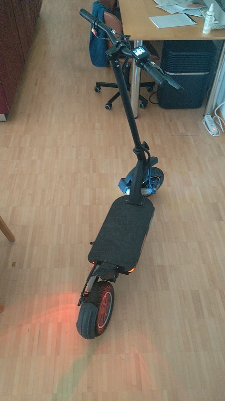 Scooters: VMax R55 Usain Rolled E-Scooter – Gebraucht aus Therwil von Mearo 3